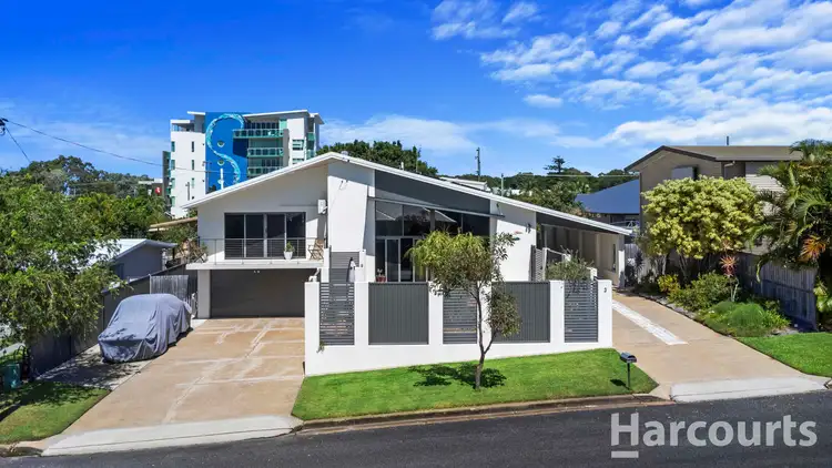 Second view of Homely house listing, 3 Tannen Court, Urangan QLD 4655