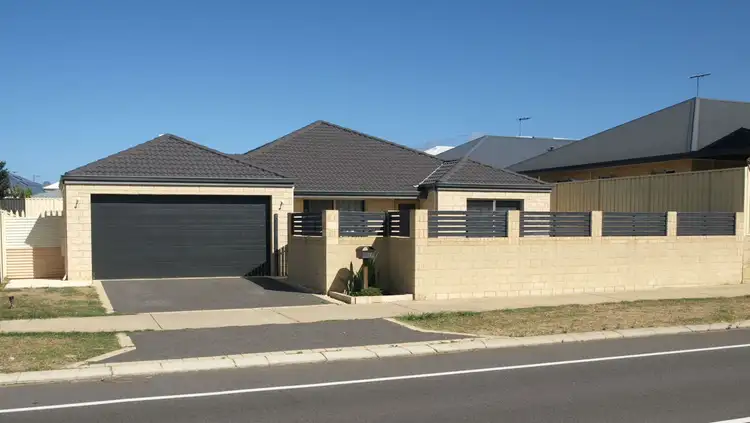 657 Rockingham Road, Lake Coogee WA 6166
