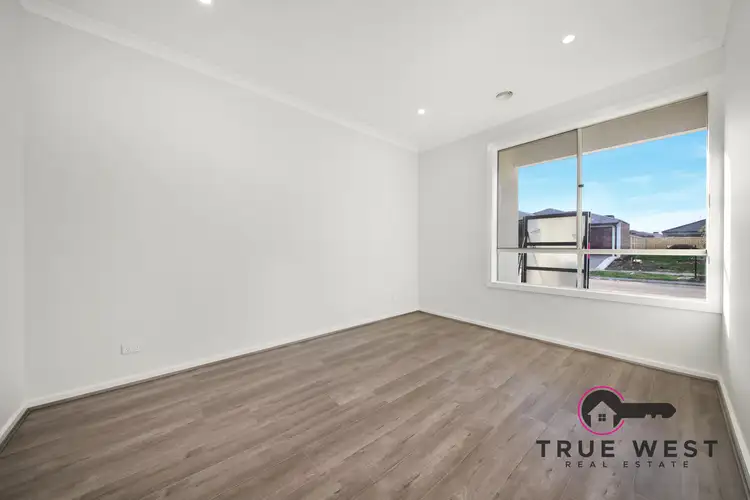 Sixth view of Homely house listing, 8 Aporta Avenue, Tarneit VIC 3029