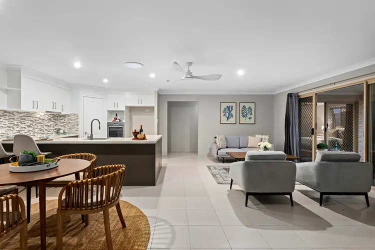 Sixth view of Homely house listing, 8 Venn Court, Wynnum West QLD 4178