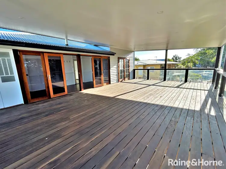1/534 (Upstairs) Esplanade, Urangan QLD 4655