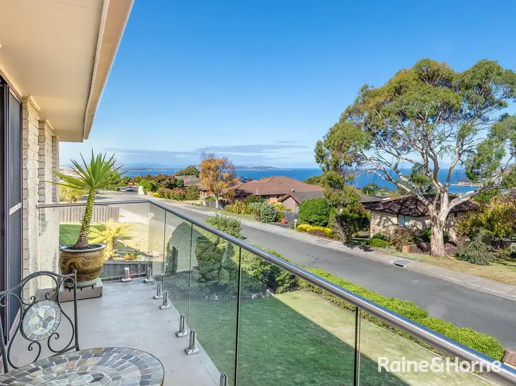 5 Stirling Avenue, Blackmans Bay TAS 7052