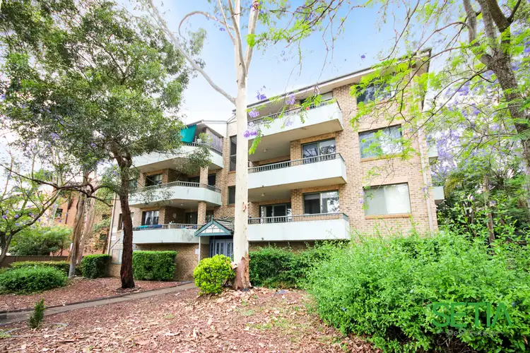 Main view of Homely unit listing, 3/237-239 Targo Road, Toongabbie NSW 2146