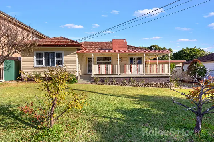 25 Chesham Parade, Glenfield NSW 2167