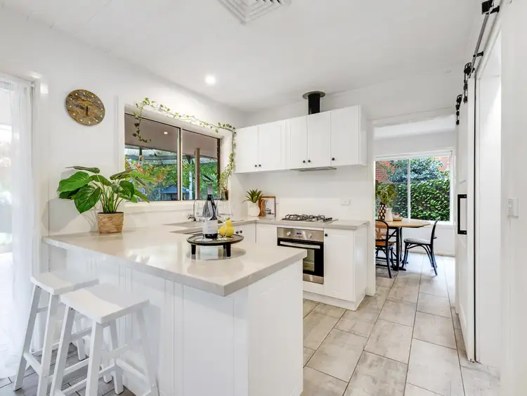 900 Clinton Avenue, West Albury NSW 2640
