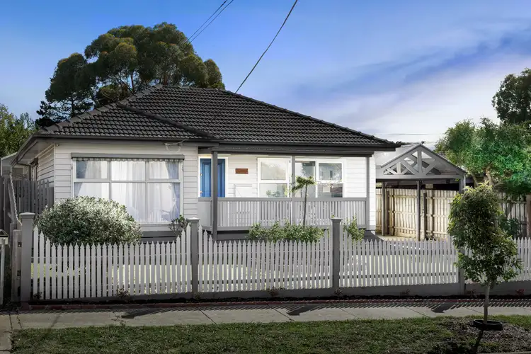 2 Flinders Street, Sunbury VIC 3429