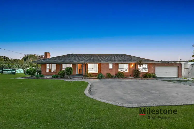 1 Jacques Road, Narre Warren North VIC 3804