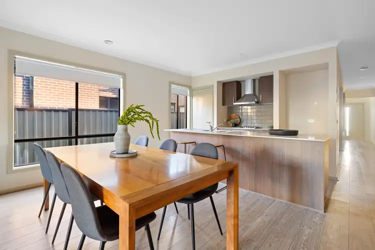 Sixth view of Homely house listing, 8 Scoria Circuit, Craigieburn VIC 3064