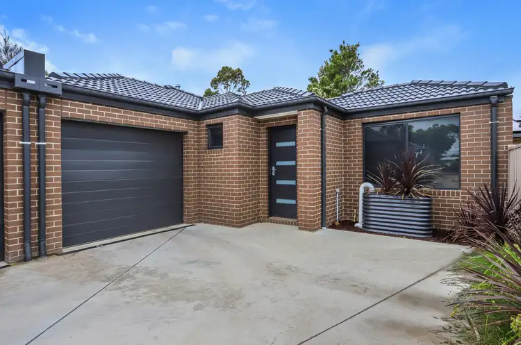 2/3 Nelson Place, Sebastopol VIC 3356