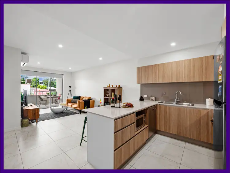 8/908 Logan Road, Holland Park West QLD 4121