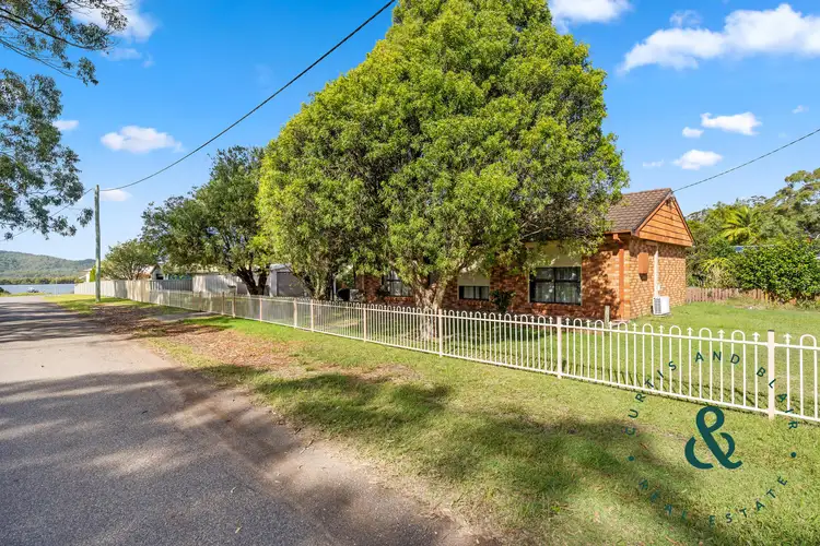1 Sir Keith Place