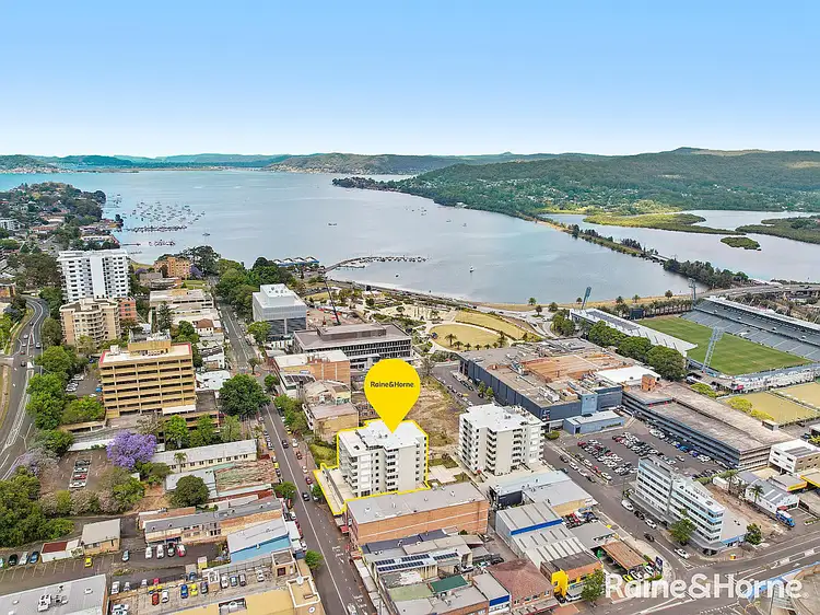 10/72-82 Mann Street, Gosford NSW 2250