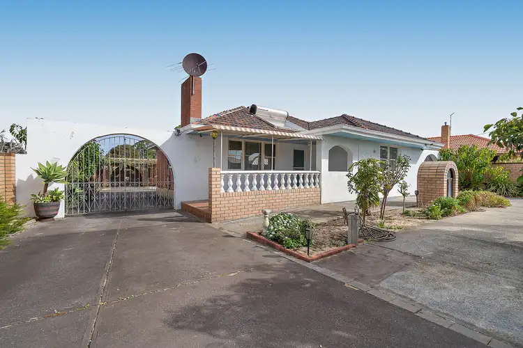 27 Hilory Street, Coolbellup WA 6163