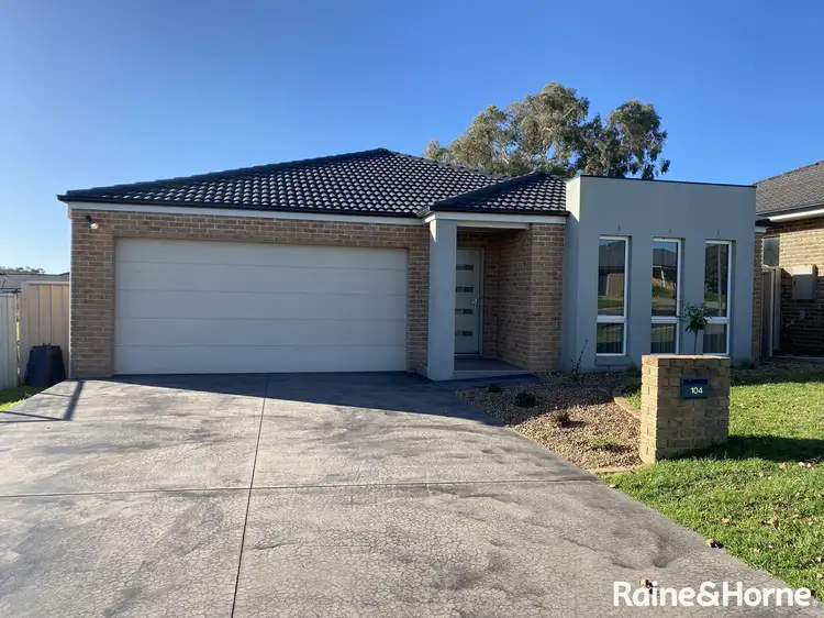 104 Diamond Drive, Orange NSW 2800