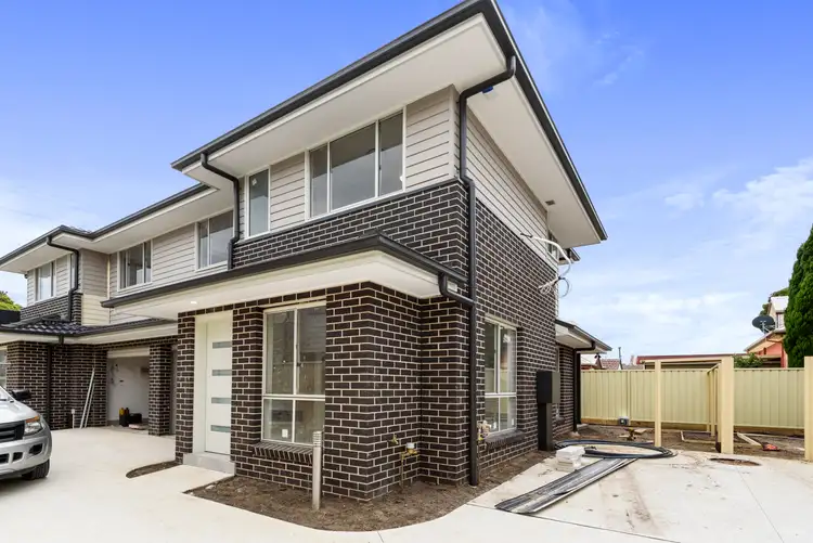 2/32 Sydney Street, St Marys NSW 2760