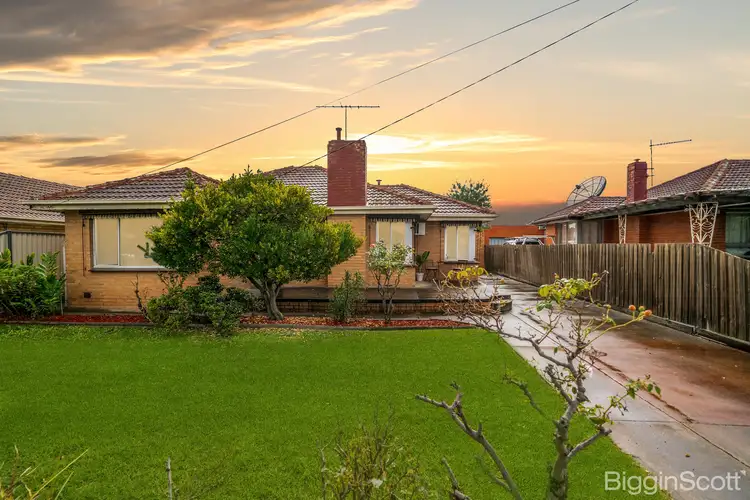 14 Lincoln Street, Sunshine North VIC 3020
