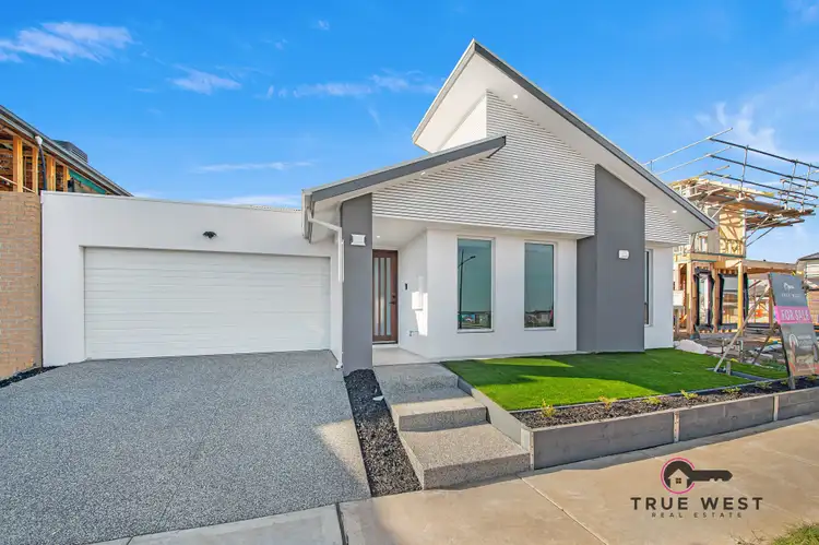 Second view of Homely house listing, 8 Reservoir Road, Fraser Rise VIC 3336