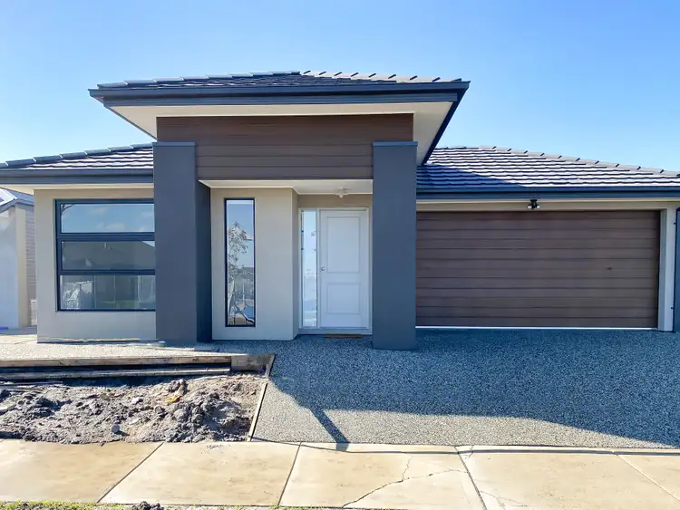 23 League Road, Donnybrook VIC 3064