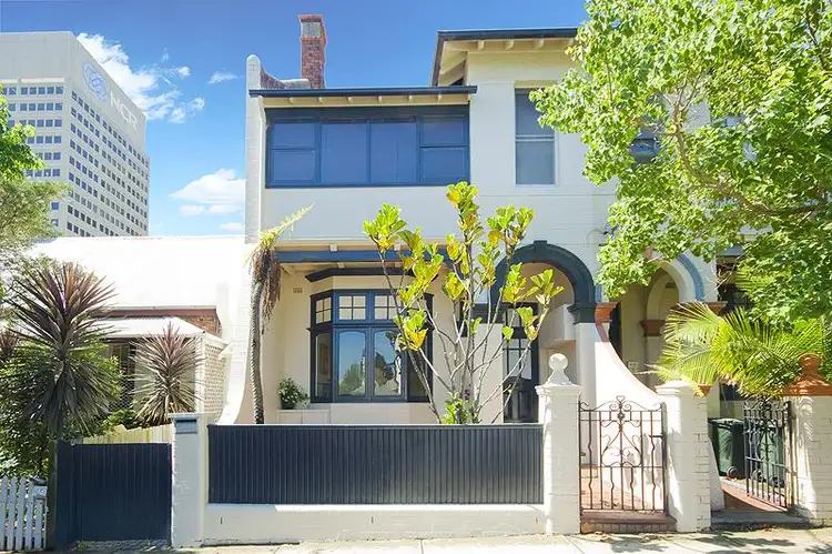 13 Edward St