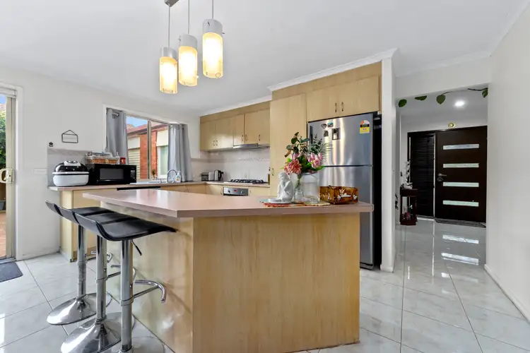 Fifth view of Homely house listing, 2 Chateau Close, Hoppers Crossing VIC 3029