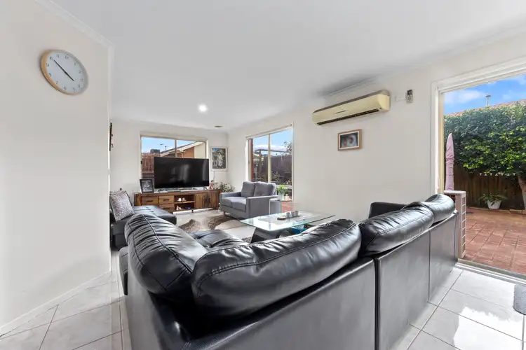 Sixth view of Homely house listing, 2 Chateau Close, Hoppers Crossing VIC 3029