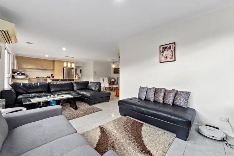 Seventh view of Homely house listing, 2 Chateau Close, Hoppers Crossing VIC 3029