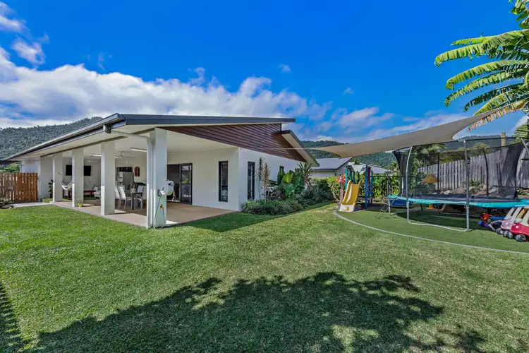 32 Parker Road, Cannonvale QLD 4802