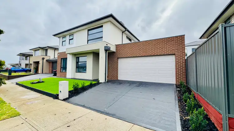 Second view of Homely house listing, 15 Fairholme Crescent, Strathtulloh VIC 3338