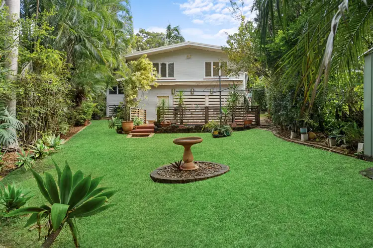 23 Amott Street, Stafford Heights QLD 4053