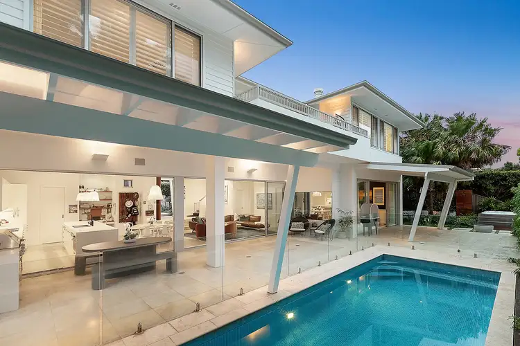 2 Markham Close