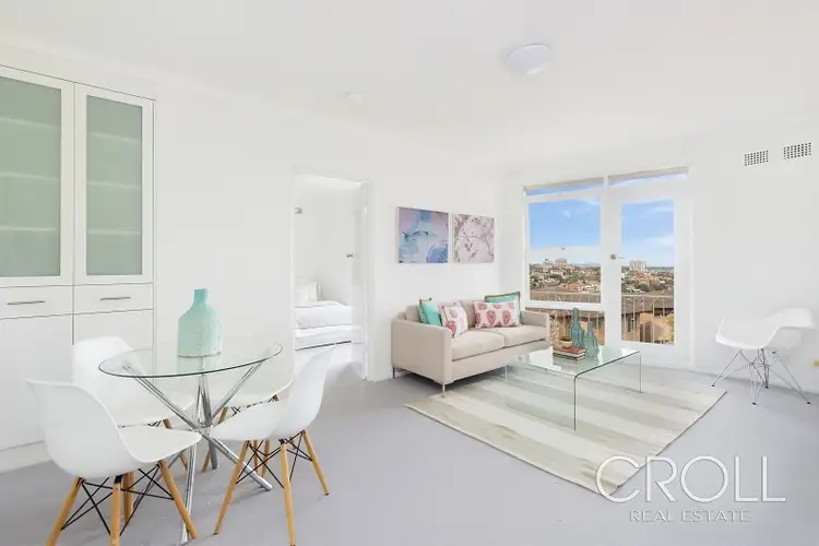 10/27 Murdoch Street