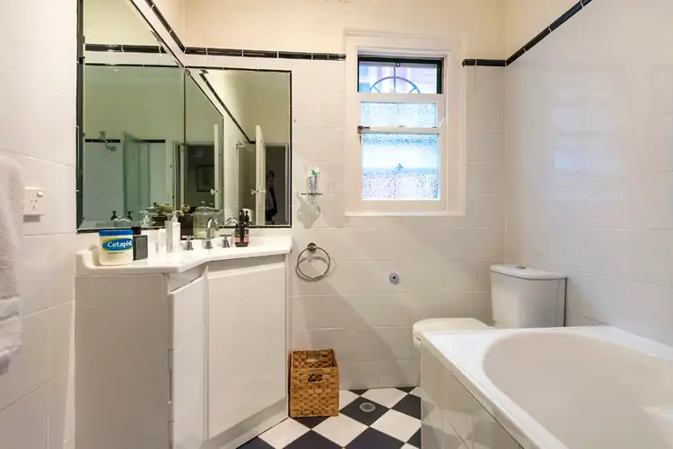 Fourth view of Homely apartment listing, 2/30 Undercliff Street, Neutral Bay NSW 2089
