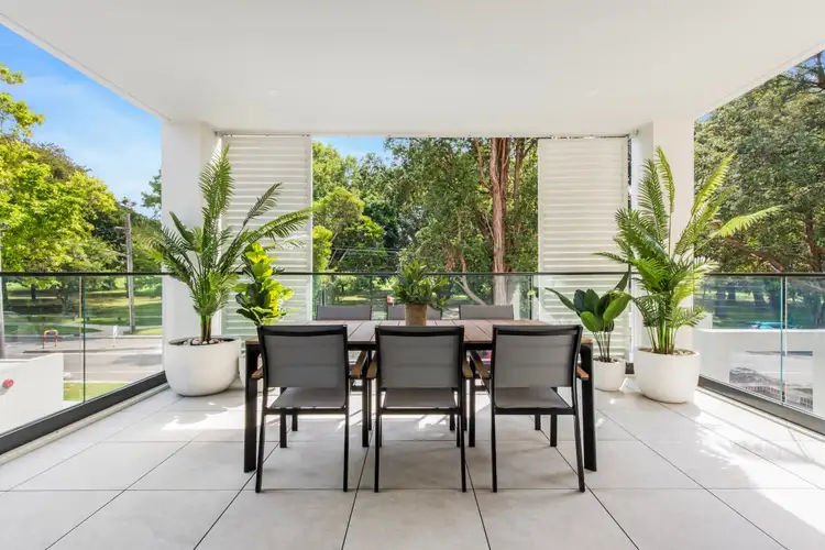 9 Memorial Avenue
