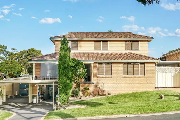 2 Pinaroo Cr, Bradbury NSW 2560