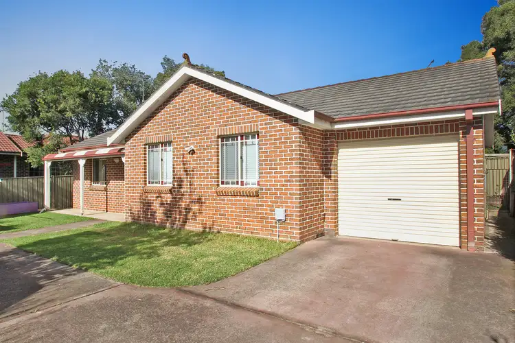 2/19 Strong Place, Richmond NSW 2753