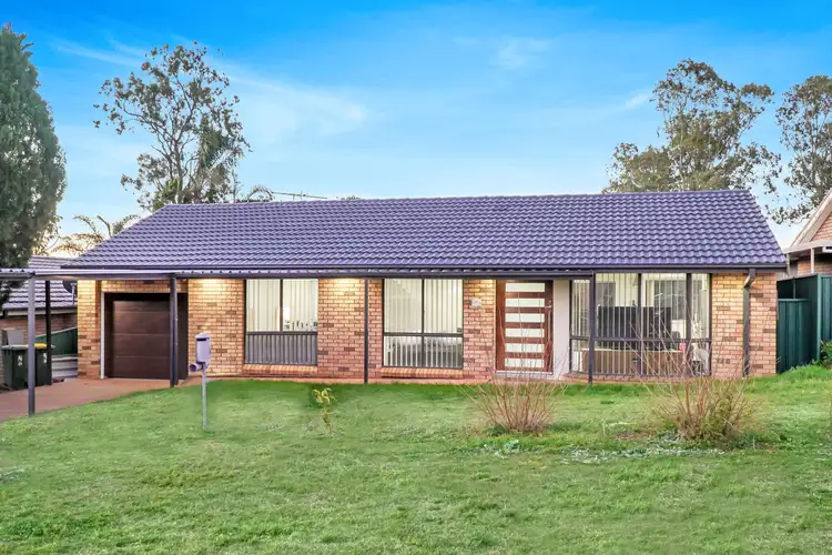 10 Donalbain Cct, Rosemeadow NSW 2560