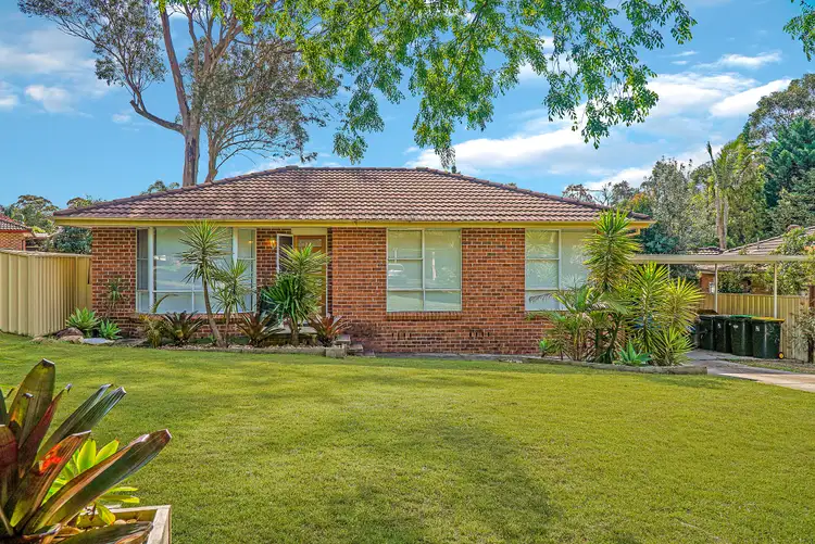 5 Bobuck Pl, St Helens Park NSW 2560