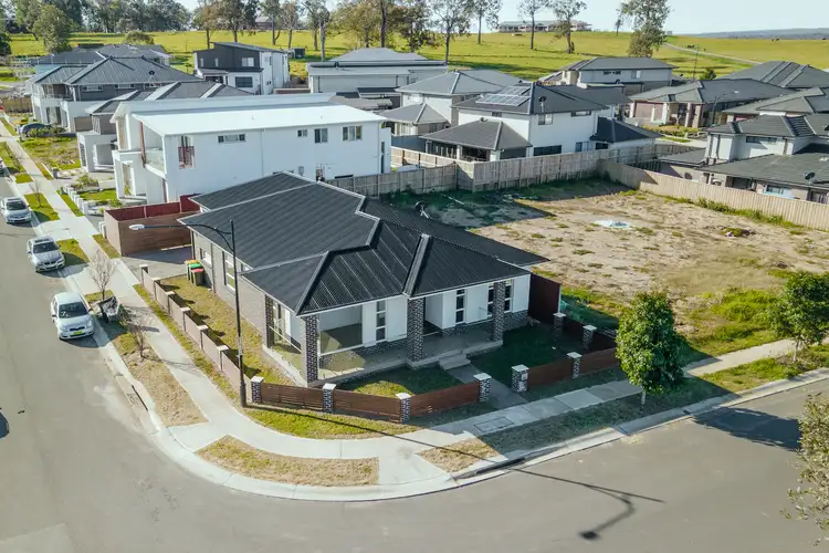 28 Bloomsdale Circuit, Box Hill NSW 2765
