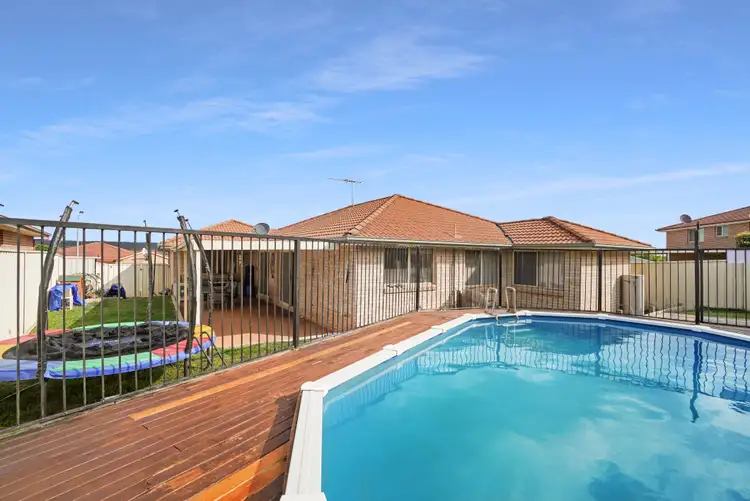 41 Baynton Pl, St Helens Park NSW 2560