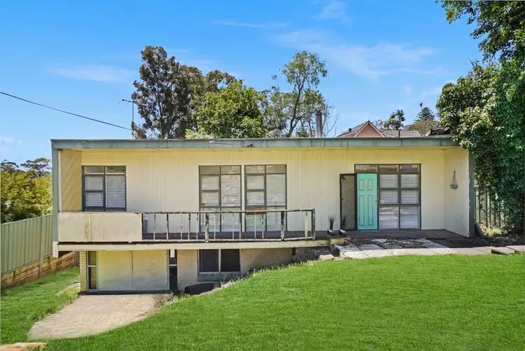 15 Uther Ave, Bradbury NSW 2560
