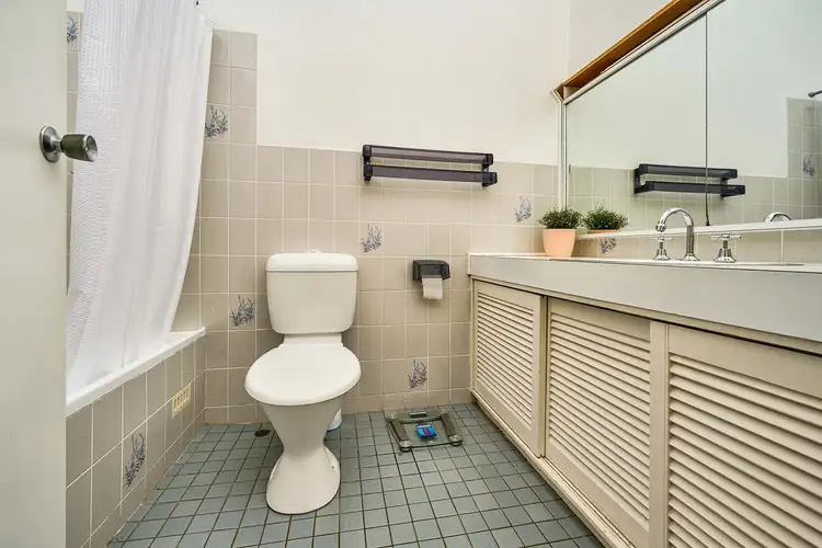 Fifth view of Homely house listing, 18 Athel Tree Cr, Bradbury NSW 2560