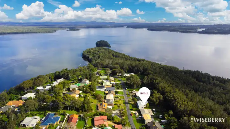 30 Seabreeze Parade, Green Point NSW 2428
