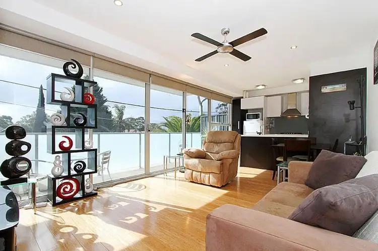 Main view of Homely apartment listing, 3/6 Sturt Street, Essendon VIC 3040