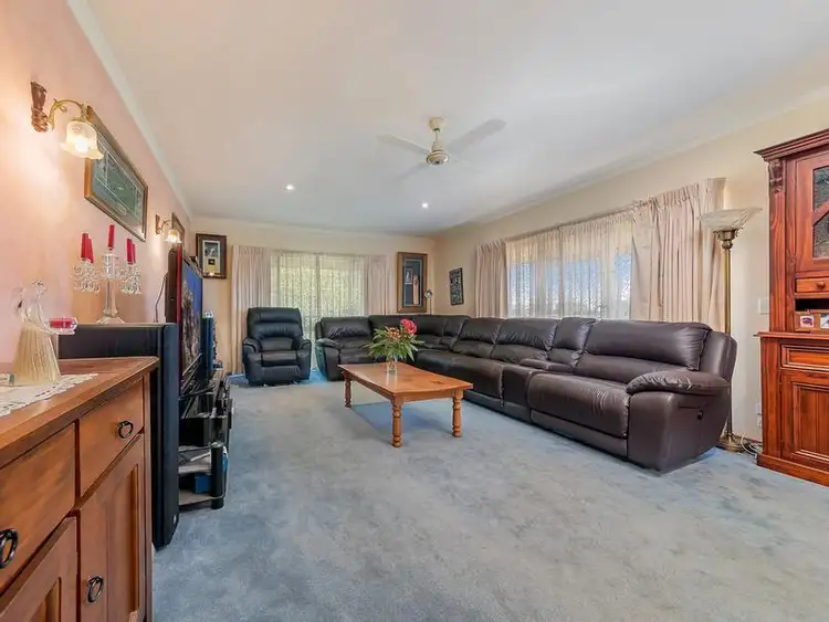 Sixth view of Homely house listing, 2 HUNTER CLOSE, Drouin VIC 3818