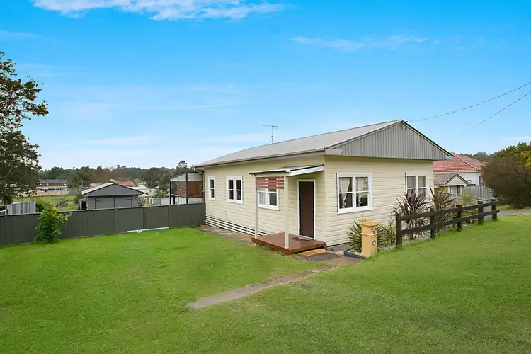 11 Sale Street, Greta NSW 2334