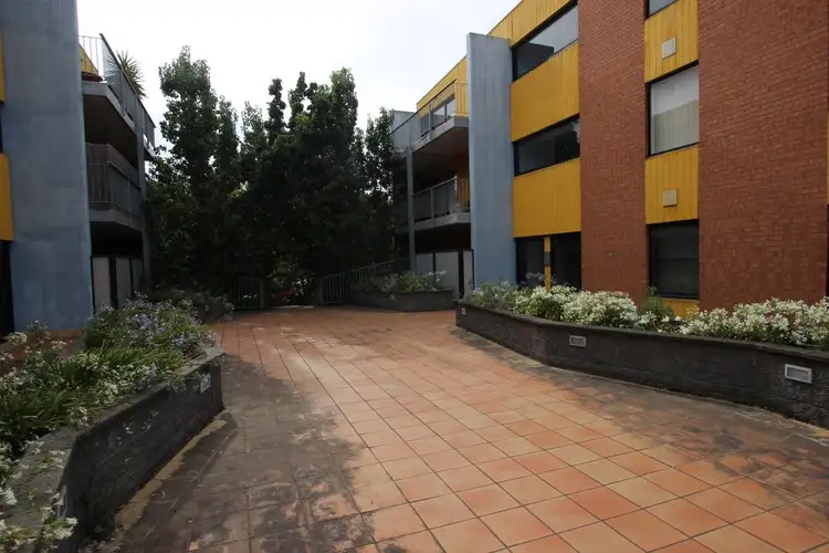 17-19 Ascot Vale Road