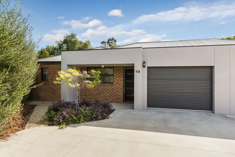 Main view of Homely house listing, 2/11 Carrington Close, White Hills VIC 3550
