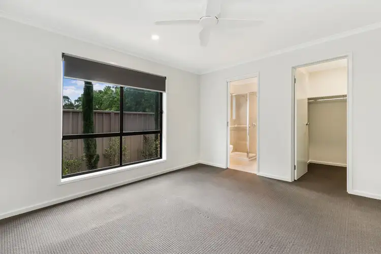 Sixth view of Homely house listing, 2/11 Carrington Close, White Hills VIC 3550
