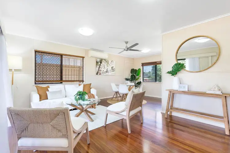12 Kingsford Street, Mooroobool QLD 4870