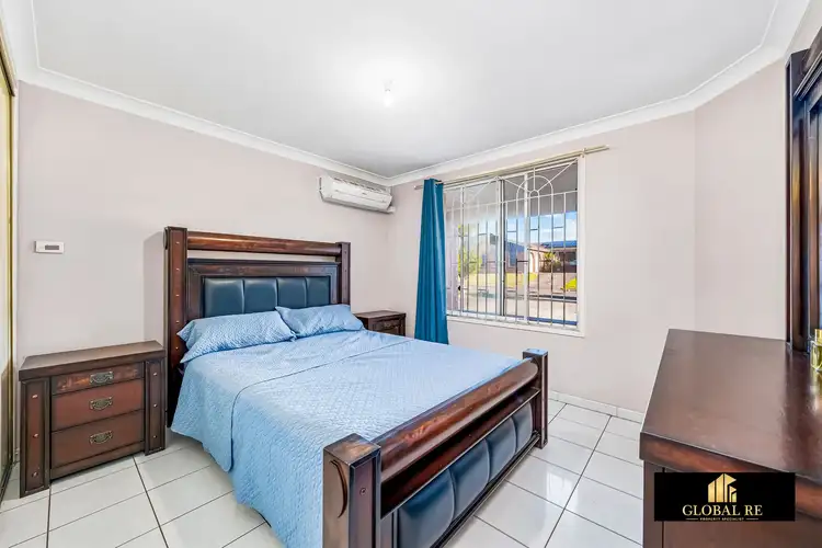 Fifth view of Homely house listing, 2 Powell Close, Edensor Park NSW 2176